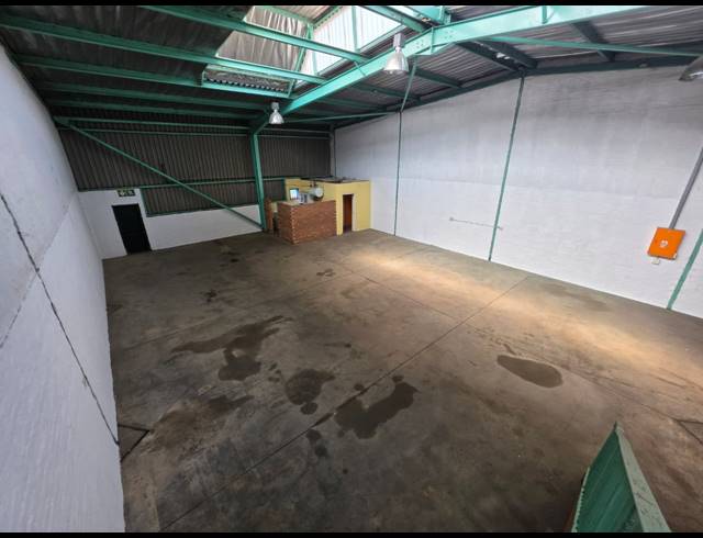275M² WAREHOUSE TO LET IN STORMILL